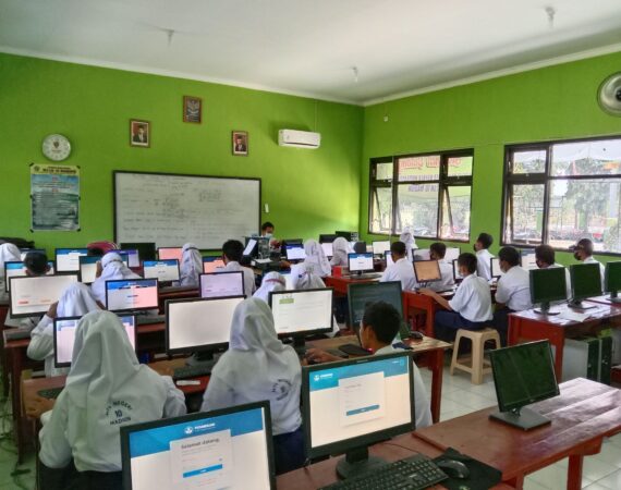 LABORATORIUM-KOMPUTER